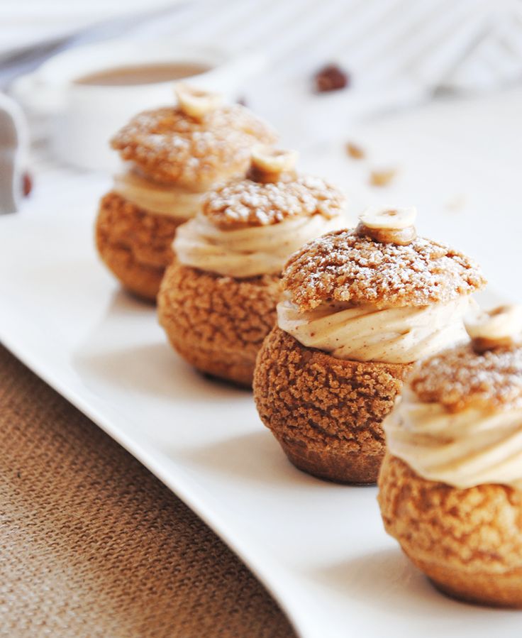 Mini Choux craquelin (vanille bourbon, pralinée)